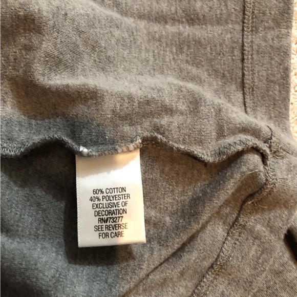 Croft & Barrow gray Long Sleeve Top With Cardinal - Womens XL, Bust 21.5” - Picture 4 of 4